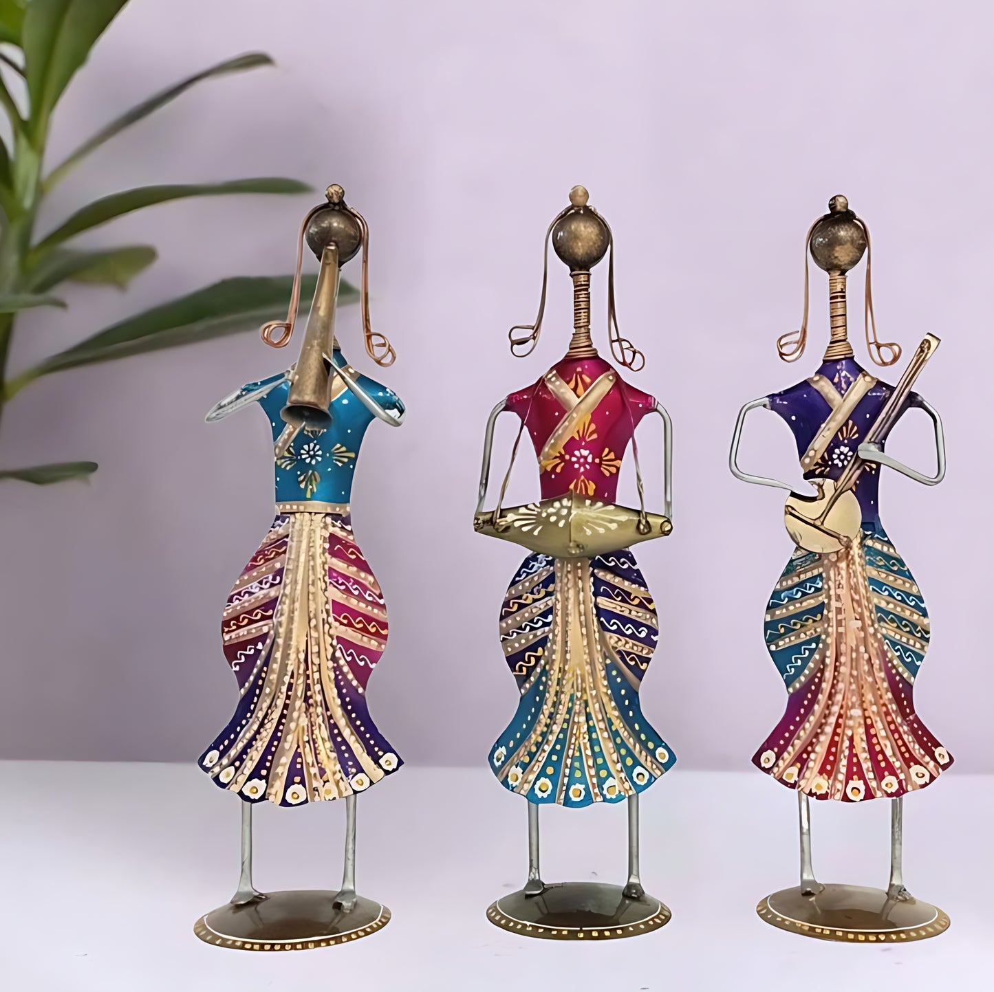 Handcrafted | Home Decor | Standing Lady Musician