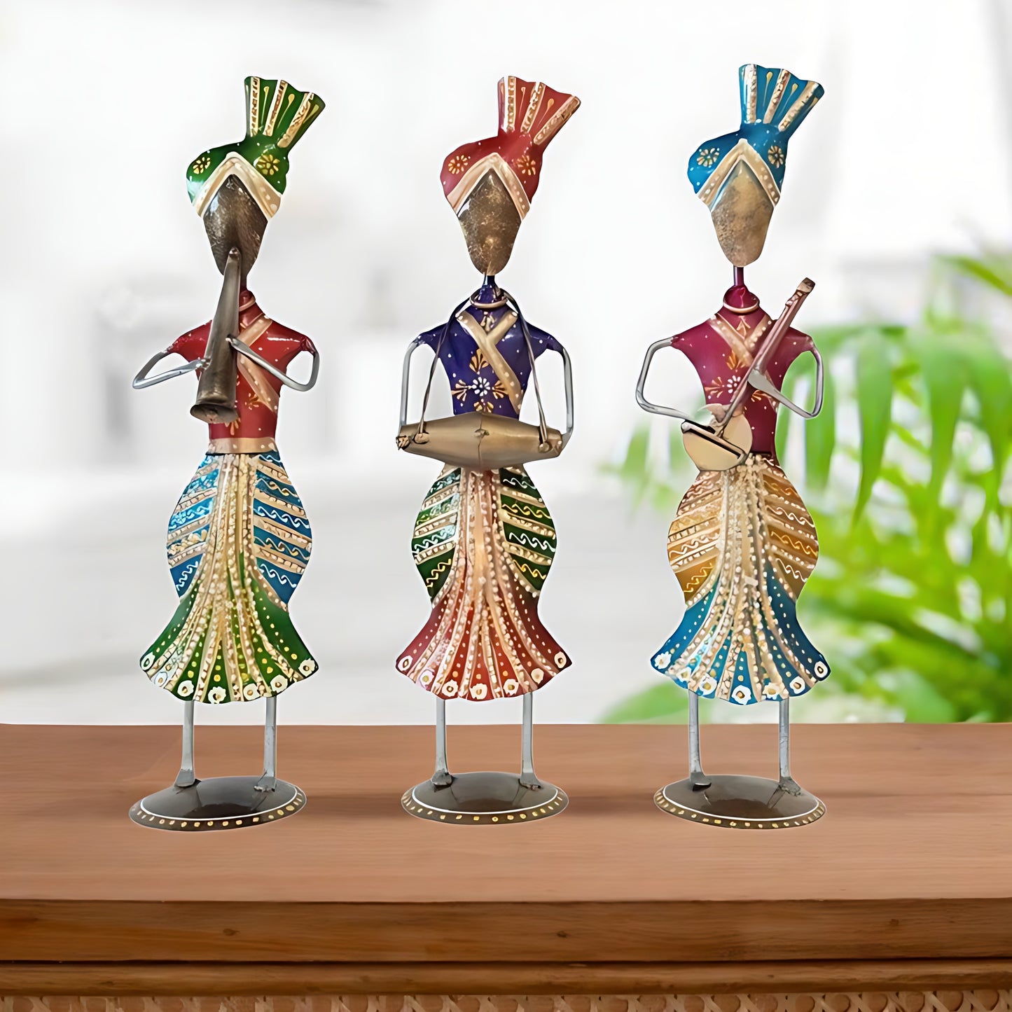 STANDING MEN MUSICIAN