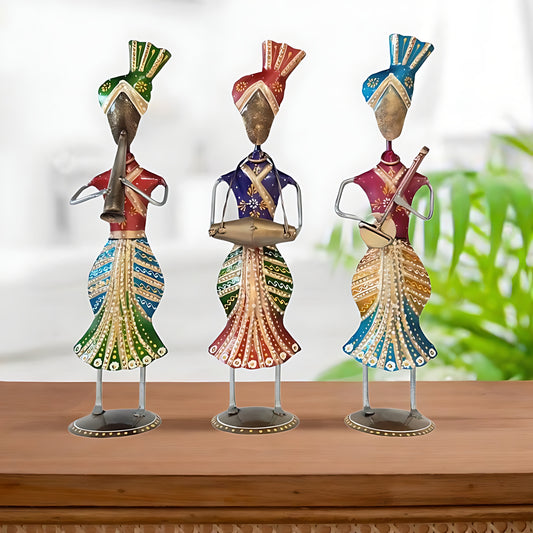 STANDING MEN MUSICIAN